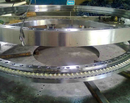 钢包回转台的含义及回转顶尖的型号