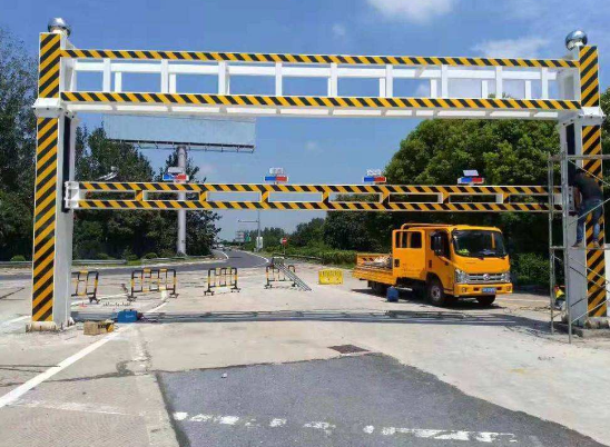 剪叉式升降平台的介绍及升降限高架的价格