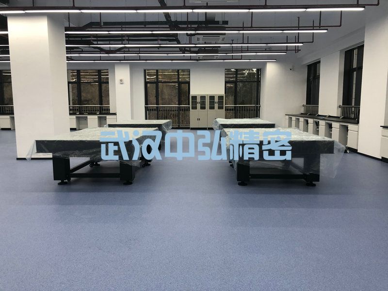 北京航空航天大学-精密阻尼光学平台安装(图1) 北京航空航天大学-精密阻尼光学平台安装(图1)